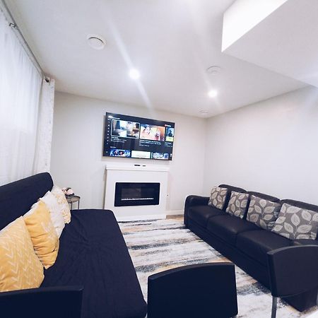 Cozy 2 Bedroom Suite, Queen Beds, Near The Airport เอดมันตัน ภายนอก รูปภาพ