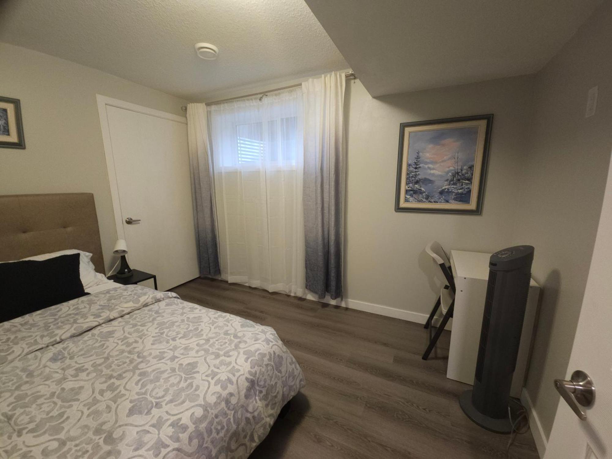 Cozy 2 Bedroom Suite, Queen Beds, Near The Airport เอดมันตัน ภายนอก รูปภาพ