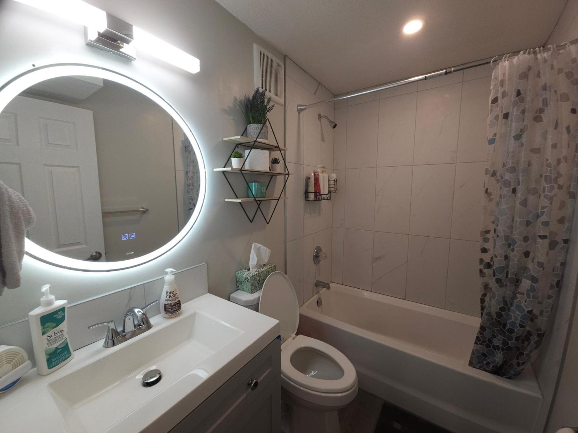 Cozy 2 Bedroom Suite, Queen Beds, Near The Airport เอดมันตัน ภายนอก รูปภาพ