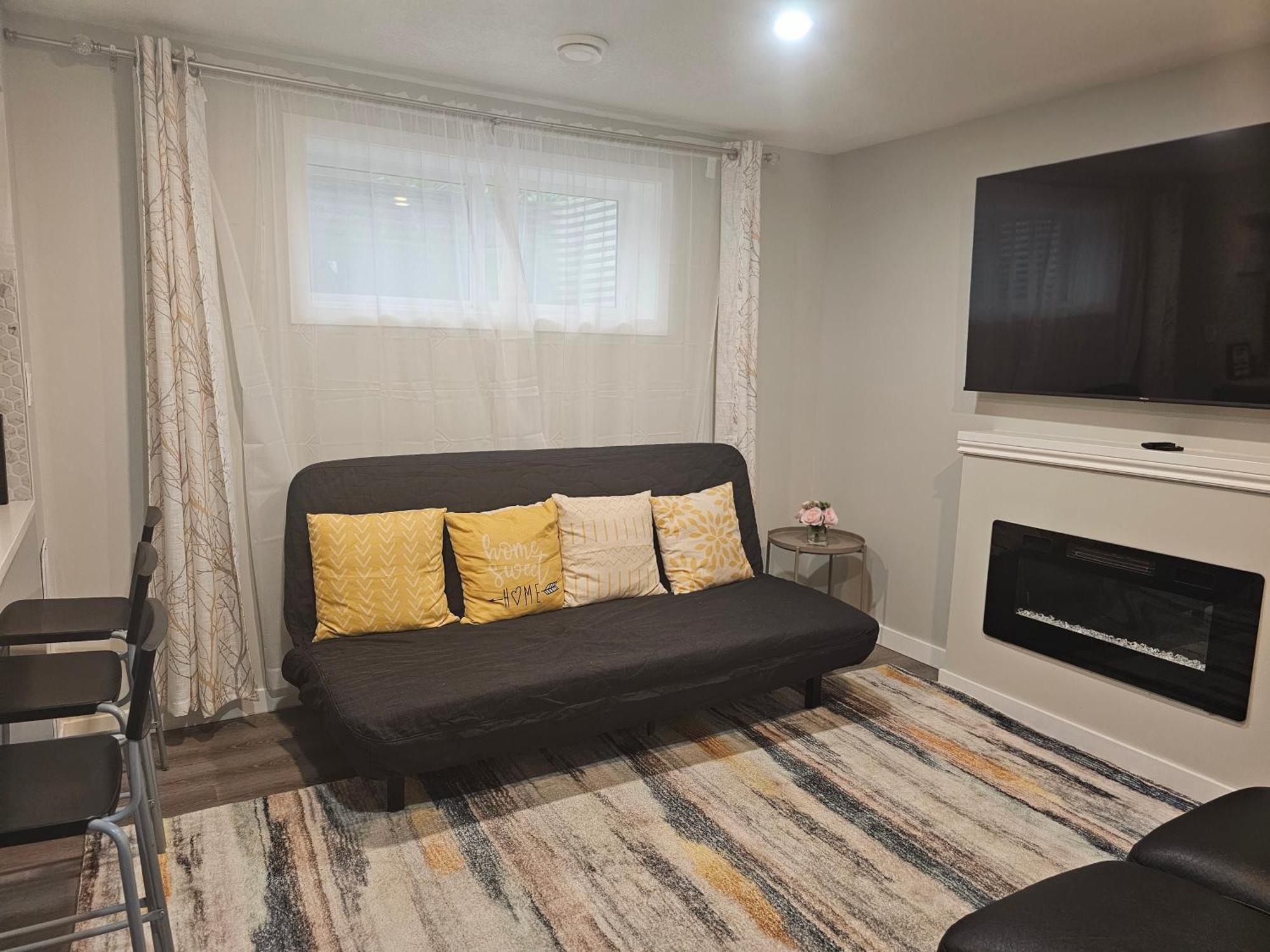 Cozy 2 Bedroom Suite, Queen Beds, Near The Airport เอดมันตัน ภายนอก รูปภาพ