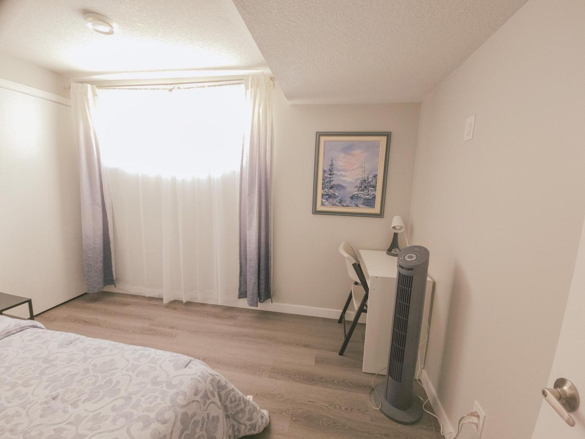 Cozy 2 Bedroom Suite, Queen Beds, Near The Airport เอดมันตัน ภายนอก รูปภาพ